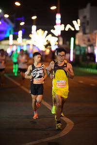 BIB: 2100, 29840
                            <button type="button" onclick="openModal(13969986)" class="btn btn-primary btn-sm float-right btn-popup" data-toggle="modal" data-target=".modal-high-quality">
                        <i class="fas fa-shopping-cart"></i> Add to Cart
                    </button>
                                            <button type="button" onclick="isThisMe(13969986, true)" class="btn btn-success btn-sm float-right btn-popup btn-isme hidden" data-toggle="tooltip" data-placement="bottom" title="นี่คือรูปของคุณใช่ไหม คลิกที่นี่เพื่อเอาเข้าอัลบั้ม">
                        <i class="fas fa-plus"></i> Add to album
                    </button>
                    <button type="button" onclick="isThisMe(13969986, false)" class="btn btn-warning btn-sm float-right btn-popup btn-isnotme hidden">
                        <i class="fas fa-ban"></i> Remove from album
                    </button>