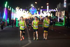 BIB: 5049, 4504, 141745
                            <button type="button" onclick="openModal(14310823)" class="btn btn-primary btn-sm float-right btn-popup" data-toggle="modal" data-target=".modal-high-quality">
                        <i class="fas fa-shopping-cart"></i> Add to Cart
                    </button>
                                            <button type="button" onclick="isThisMe(14310823, true)" class="btn btn-success btn-sm float-right btn-popup btn-isme hidden" data-toggle="tooltip" data-placement="bottom" title="นี่คือรูปของคุณใช่ไหม คลิกที่นี่เพื่อเอาเข้าอัลบั้ม">
                        <i class="fas fa-plus"></i> Add to album
                    </button>
                    <button type="button" onclick="isThisMe(14310823, false)" class="btn btn-warning btn-sm float-right btn-popup btn-isnotme hidden">
                        <i class="fas fa-ban"></i> Remove from album
                    </button>