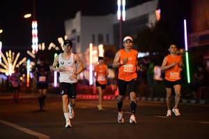 BIB: 20231, 28409, 26025
                            <button type="button" onclick="openModal(13997987)" class="btn btn-primary btn-sm float-right btn-popup" data-toggle="modal" data-target=".modal-high-quality">
                        <i class="fas fa-shopping-cart"></i> Add to Cart
                    </button>
                                            <button type="button" onclick="isThisMe(13997987, true)" class="btn btn-success btn-sm float-right btn-popup btn-isme hidden" data-toggle="tooltip" data-placement="bottom" title="นี่คือรูปของคุณใช่ไหม คลิกที่นี่เพื่อเอาเข้าอัลบั้ม">
                        <i class="fas fa-plus"></i> Add to album
                    </button>
                    <button type="button" onclick="isThisMe(13997987, false)" class="btn btn-warning btn-sm float-right btn-popup btn-isnotme hidden">
                        <i class="fas fa-ban"></i> Remove from album
                    </button>