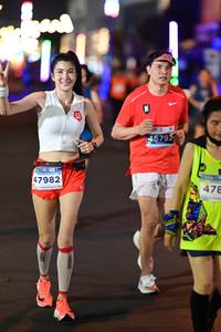 BIB: 46792, 47982, 478
                            <button type="button" onclick="openModal(13872741)" class="btn btn-primary btn-sm float-right btn-popup" data-toggle="modal" data-target=".modal-high-quality">
                        <i class="fas fa-shopping-cart"></i> Add to Cart
                    </button>
                                            <button type="button" onclick="isThisMe(13872741, true)" class="btn btn-success btn-sm float-right btn-popup btn-isme hidden" data-toggle="tooltip" data-placement="bottom" title="นี่คือรูปของคุณใช่ไหม คลิกที่นี่เพื่อเอาเข้าอัลบั้ม">
                        <i class="fas fa-plus"></i> Add to album
                    </button>
                    <button type="button" onclick="isThisMe(13872741, false)" class="btn btn-warning btn-sm float-right btn-popup btn-isnotme hidden">
                        <i class="fas fa-ban"></i> Remove from album
                    </button>