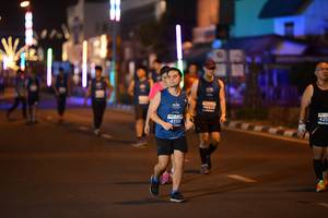 BIB: 425, 41118
                            <button type="button" onclick="openModal(14319306)" class="btn btn-primary btn-sm float-right btn-popup" data-toggle="modal" data-target=".modal-high-quality">
                        <i class="fas fa-shopping-cart"></i> Add to Cart
                    </button>
                                            <button type="button" onclick="isThisMe(14319306, true)" class="btn btn-success btn-sm float-right btn-popup btn-isme hidden" data-toggle="tooltip" data-placement="bottom" title="นี่คือรูปของคุณใช่ไหม คลิกที่นี่เพื่อเอาเข้าอัลบั้ม">
                        <i class="fas fa-plus"></i> Add to album
                    </button>
                    <button type="button" onclick="isThisMe(14319306, false)" class="btn btn-warning btn-sm float-right btn-popup btn-isnotme hidden">
                        <i class="fas fa-ban"></i> Remove from album
                    </button>