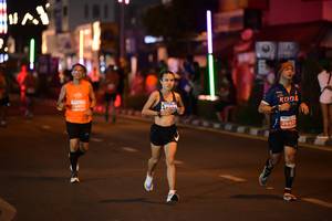 BIB: 26421
                            <button type="button" onclick="openModal(13994126)" class="btn btn-primary btn-sm float-right btn-popup" data-toggle="modal" data-target=".modal-high-quality">
                        <i class="fas fa-shopping-cart"></i> Add to Cart
                    </button>
                                            <button type="button" onclick="isThisMe(13994126, true)" class="btn btn-success btn-sm float-right btn-popup btn-isme hidden" data-toggle="tooltip" data-placement="bottom" title="นี่คือรูปของคุณใช่ไหม คลิกที่นี่เพื่อเอาเข้าอัลบั้ม">
                        <i class="fas fa-plus"></i> Add to album
                    </button>
                    <button type="button" onclick="isThisMe(13994126, false)" class="btn btn-warning btn-sm float-right btn-popup btn-isnotme hidden">
                        <i class="fas fa-ban"></i> Remove from album
                    </button>
