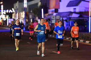BIB: 41230, 42807
                            <button type="button" onclick="openModal(13887423)" class="btn btn-primary btn-sm float-right btn-popup" data-toggle="modal" data-target=".modal-high-quality">
                        <i class="fas fa-shopping-cart"></i> Add to Cart
                    </button>
                                            <button type="button" onclick="isThisMe(13887423, true)" class="btn btn-success btn-sm float-right btn-popup btn-isme hidden" data-toggle="tooltip" data-placement="bottom" title="นี่คือรูปของคุณใช่ไหม คลิกที่นี่เพื่อเอาเข้าอัลบั้ม">
                        <i class="fas fa-plus"></i> Add to album
                    </button>
                    <button type="button" onclick="isThisMe(13887423, false)" class="btn btn-warning btn-sm float-right btn-popup btn-isnotme hidden">
                        <i class="fas fa-ban"></i> Remove from album
                    </button>