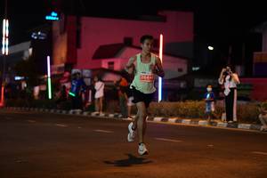 BIB: 26446
                            <button type="button" onclick="openModal(13953631)" class="btn btn-primary btn-sm float-right btn-popup" data-toggle="modal" data-target=".modal-high-quality">
                        <i class="fas fa-shopping-cart"></i> Add to Cart
                    </button>
                                            <button type="button" onclick="isThisMe(13953631, true)" class="btn btn-success btn-sm float-right btn-popup btn-isme hidden" data-toggle="tooltip" data-placement="bottom" title="นี่คือรูปของคุณใช่ไหม คลิกที่นี่เพื่อเอาเข้าอัลบั้ม">
                        <i class="fas fa-plus"></i> Add to album
                    </button>
                    <button type="button" onclick="isThisMe(13953631, false)" class="btn btn-warning btn-sm float-right btn-popup btn-isnotme hidden">
                        <i class="fas fa-ban"></i> Remove from album
                    </button>