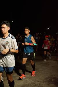 BIB: 704, 48076
                            <button type="button" onclick="openModal(13885997)" class="btn btn-primary btn-sm float-right btn-popup" data-toggle="modal" data-target=".modal-high-quality">
                        <i class="fas fa-shopping-cart"></i> Add to Cart
                    </button>
                                            <button type="button" onclick="isThisMe(13885997, true)" class="btn btn-success btn-sm float-right btn-popup btn-isme hidden" data-toggle="tooltip" data-placement="bottom" title="นี่คือรูปของคุณใช่ไหม คลิกที่นี่เพื่อเอาเข้าอัลบั้ม">
                        <i class="fas fa-plus"></i> Add to album
                    </button>
                    <button type="button" onclick="isThisMe(13885997, false)" class="btn btn-warning btn-sm float-right btn-popup btn-isnotme hidden">
                        <i class="fas fa-ban"></i> Remove from album
                    </button>