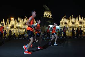 BIB: 
                            <button type="button" onclick="openModal(14013899)" class="btn btn-primary btn-sm float-right btn-popup" data-toggle="modal" data-target=".modal-high-quality">
                        <i class="fas fa-shopping-cart"></i> Add to Cart
                    </button>
                                            <button type="button" onclick="isThisMe(14013899, true)" class="btn btn-success btn-sm float-right btn-popup btn-isme hidden" data-toggle="tooltip" data-placement="bottom" title="นี่คือรูปของคุณใช่ไหม คลิกที่นี่เพื่อเอาเข้าอัลบั้ม">
                        <i class="fas fa-plus"></i> Add to album
                    </button>
                    <button type="button" onclick="isThisMe(14013899, false)" class="btn btn-warning btn-sm float-right btn-popup btn-isnotme hidden">
                        <i class="fas fa-ban"></i> Remove from album
                    </button>