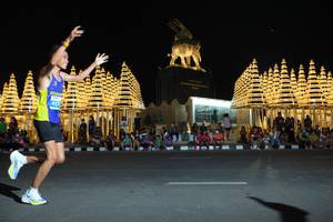 BIB: 417
                            <button type="button" onclick="openModal(13967953)" class="btn btn-primary btn-sm float-right btn-popup" data-toggle="modal" data-target=".modal-high-quality">
                        <i class="fas fa-shopping-cart"></i> Add to Cart
                    </button>
                                            <button type="button" onclick="isThisMe(13967953, true)" class="btn btn-success btn-sm float-right btn-popup btn-isme hidden" data-toggle="tooltip" data-placement="bottom" title="นี่คือรูปของคุณใช่ไหม คลิกที่นี่เพื่อเอาเข้าอัลบั้ม">
                        <i class="fas fa-plus"></i> Add to album
                    </button>
                    <button type="button" onclick="isThisMe(13967953, false)" class="btn btn-warning btn-sm float-right btn-popup btn-isnotme hidden">
                        <i class="fas fa-ban"></i> Remove from album
                    </button>