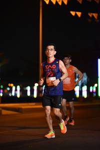 BIB: 202, 21950
                            <button type="button" onclick="openModal(14289606)" class="btn btn-primary btn-sm float-right btn-popup" data-toggle="modal" data-target=".modal-high-quality">
                        <i class="fas fa-shopping-cart"></i> Add to Cart
                    </button>
                                            <button type="button" onclick="isThisMe(14289606, true)" class="btn btn-success btn-sm float-right btn-popup btn-isme hidden" data-toggle="tooltip" data-placement="bottom" title="นี่คือรูปของคุณใช่ไหม คลิกที่นี่เพื่อเอาเข้าอัลบั้ม">
                        <i class="fas fa-plus"></i> Add to album
                    </button>
                    <button type="button" onclick="isThisMe(14289606, false)" class="btn btn-warning btn-sm float-right btn-popup btn-isnotme hidden">
                        <i class="fas fa-ban"></i> Remove from album
                    </button>