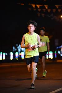 BIB: 202
                            <button type="button" onclick="openModal(14025450)" class="btn btn-primary btn-sm float-right btn-popup" data-toggle="modal" data-target=".modal-high-quality">
                        <i class="fas fa-shopping-cart"></i> Add to Cart
                    </button>
                                            <button type="button" onclick="isThisMe(14025450, true)" class="btn btn-success btn-sm float-right btn-popup btn-isme hidden" data-toggle="tooltip" data-placement="bottom" title="นี่คือรูปของคุณใช่ไหม คลิกที่นี่เพื่อเอาเข้าอัลบั้ม">
                        <i class="fas fa-plus"></i> Add to album
                    </button>
                    <button type="button" onclick="isThisMe(14025450, false)" class="btn btn-warning btn-sm float-right btn-popup btn-isnotme hidden">
                        <i class="fas fa-ban"></i> Remove from album
                    </button>