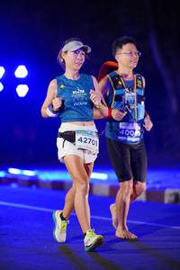 BIB: 202, 400, 42701
                            <button type="button" onclick="openModal(14358525)" class="btn btn-primary btn-sm float-right btn-popup" data-toggle="modal" data-target=".modal-high-quality">
                        <i class="fas fa-shopping-cart"></i> Add to Cart
                    </button>
                                            <button type="button" onclick="isThisMe(14358525, true)" class="btn btn-success btn-sm float-right btn-popup btn-isme hidden" data-toggle="tooltip" data-placement="bottom" title="นี่คือรูปของคุณใช่ไหม คลิกที่นี่เพื่อเอาเข้าอัลบั้ม">
                        <i class="fas fa-plus"></i> Add to album
                    </button>
                    <button type="button" onclick="isThisMe(14358525, false)" class="btn btn-warning btn-sm float-right btn-popup btn-isnotme hidden">
                        <i class="fas fa-ban"></i> Remove from album
                    </button>