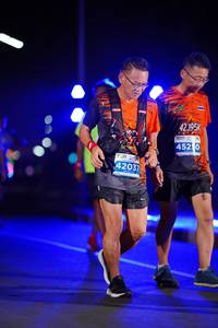 BIB: 42195, 452, 42037
                            <button type="button" onclick="openModal(14281117)" class="btn btn-primary btn-sm float-right btn-popup" data-toggle="modal" data-target=".modal-high-quality">
                        <i class="fas fa-shopping-cart"></i> Add to Cart
                    </button>
                                            <button type="button" onclick="isThisMe(14281117, true)" class="btn btn-success btn-sm float-right btn-popup btn-isme hidden" data-toggle="tooltip" data-placement="bottom" title="นี่คือรูปของคุณใช่ไหม คลิกที่นี่เพื่อเอาเข้าอัลบั้ม">
                        <i class="fas fa-plus"></i> Add to album
                    </button>
                    <button type="button" onclick="isThisMe(14281117, false)" class="btn btn-warning btn-sm float-right btn-popup btn-isnotme hidden">
                        <i class="fas fa-ban"></i> Remove from album
                    </button>