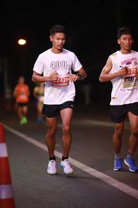 BIB: 400, 22428, 377
                            <button type="button" onclick="openModal(14048417)" class="btn btn-primary btn-sm float-right btn-popup" data-toggle="modal" data-target=".modal-high-quality">
                        <i class="fas fa-shopping-cart"></i> Add to Cart
                    </button>
                                            <button type="button" onclick="isThisMe(14048417, true)" class="btn btn-success btn-sm float-right btn-popup btn-isme hidden" data-toggle="tooltip" data-placement="bottom" title="นี่คือรูปของคุณใช่ไหม คลิกที่นี่เพื่อเอาเข้าอัลบั้ม">
                        <i class="fas fa-plus"></i> Add to album
                    </button>
                    <button type="button" onclick="isThisMe(14048417, false)" class="btn btn-warning btn-sm float-right btn-popup btn-isnotme hidden">
                        <i class="fas fa-ban"></i> Remove from album
                    </button>