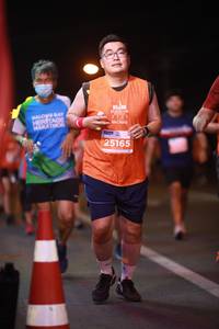 BIB: 201, 25165
                            <button type="button" onclick="openModal(15692252)" class="btn btn-primary btn-sm float-right btn-popup" data-toggle="modal" data-target=".modal-high-quality">
                        <i class="fas fa-shopping-cart"></i> Add to Cart
                    </button>
                                            <button type="button" onclick="isThisMe(15692252, true)" class="btn btn-success btn-sm float-right btn-popup btn-isme hidden" data-toggle="tooltip" data-placement="bottom" title="นี่คือรูปของคุณใช่ไหม คลิกที่นี่เพื่อเอาเข้าอัลบั้ม">
                        <i class="fas fa-plus"></i> Add to album
                    </button>
                    <button type="button" onclick="isThisMe(15692252, false)" class="btn btn-warning btn-sm float-right btn-popup btn-isnotme hidden">
                        <i class="fas fa-ban"></i> Remove from album
                    </button>