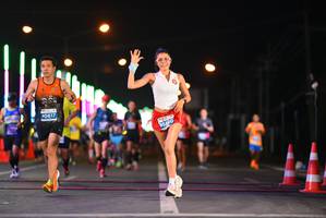 BIB: 40617, 950
                            <button type="button" onclick="openModal(14629769)" class="btn btn-primary btn-sm float-right btn-popup" data-toggle="modal" data-target=".modal-high-quality">
                        <i class="fas fa-shopping-cart"></i> Add to Cart
                    </button>
                                            <button type="button" onclick="isThisMe(14629769, true)" class="btn btn-success btn-sm float-right btn-popup btn-isme hidden" data-toggle="tooltip" data-placement="bottom" title="นี่คือรูปของคุณใช่ไหม คลิกที่นี่เพื่อเอาเข้าอัลบั้ม">
                        <i class="fas fa-plus"></i> Add to album
                    </button>
                    <button type="button" onclick="isThisMe(14629769, false)" class="btn btn-warning btn-sm float-right btn-popup btn-isnotme hidden">
                        <i class="fas fa-ban"></i> Remove from album
                    </button>