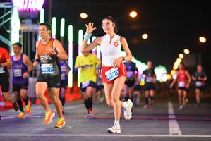 BIB: 0617, 95060
                            <button type="button" onclick="openModal(14629817)" class="btn btn-primary btn-sm float-right btn-popup" data-toggle="modal" data-target=".modal-high-quality">
                        <i class="fas fa-shopping-cart"></i> Add to Cart
                    </button>
                                            <button type="button" onclick="isThisMe(14629817, true)" class="btn btn-success btn-sm float-right btn-popup btn-isme hidden" data-toggle="tooltip" data-placement="bottom" title="นี่คือรูปของคุณใช่ไหม คลิกที่นี่เพื่อเอาเข้าอัลบั้ม">
                        <i class="fas fa-plus"></i> Add to album
                    </button>
                    <button type="button" onclick="isThisMe(14629817, false)" class="btn btn-warning btn-sm float-right btn-popup btn-isnotme hidden">
                        <i class="fas fa-ban"></i> Remove from album
                    </button>