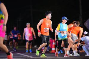 BIB: 2560
                            <button type="button" onclick="openModal(14099556)" class="btn btn-primary btn-sm float-right btn-popup" data-toggle="modal" data-target=".modal-high-quality">
                        <i class="fas fa-shopping-cart"></i> Add to Cart
                    </button>
                                            <button type="button" onclick="isThisMe(14099556, true)" class="btn btn-success btn-sm float-right btn-popup btn-isme hidden" data-toggle="tooltip" data-placement="bottom" title="นี่คือรูปของคุณใช่ไหม คลิกที่นี่เพื่อเอาเข้าอัลบั้ม">
                        <i class="fas fa-plus"></i> Add to album
                    </button>
                    <button type="button" onclick="isThisMe(14099556, false)" class="btn btn-warning btn-sm float-right btn-popup btn-isnotme hidden">
                        <i class="fas fa-ban"></i> Remove from album
                    </button>