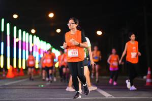 BIB: 923
                            <button type="button" onclick="openModal(13945724)" class="btn btn-primary btn-sm float-right btn-popup" data-toggle="modal" data-target=".modal-high-quality">
                        <i class="fas fa-shopping-cart"></i> Add to Cart
                    </button>
                                            <button type="button" onclick="isThisMe(13945724, true)" class="btn btn-success btn-sm float-right btn-popup btn-isme hidden" data-toggle="tooltip" data-placement="bottom" title="นี่คือรูปของคุณใช่ไหม คลิกที่นี่เพื่อเอาเข้าอัลบั้ม">
                        <i class="fas fa-plus"></i> Add to album
                    </button>
                    <button type="button" onclick="isThisMe(13945724, false)" class="btn btn-warning btn-sm float-right btn-popup btn-isnotme hidden">
                        <i class="fas fa-ban"></i> Remove from album
                    </button>