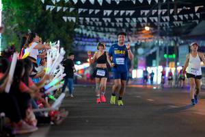 BIB: 585, 4320, 42853
                            <button type="button" onclick="openModal(15879554)" class="btn btn-primary btn-sm float-right btn-popup" data-toggle="modal" data-target=".modal-high-quality">
                        <i class="fas fa-shopping-cart"></i> Add to Cart
                    </button>
                                            <button type="button" onclick="isThisMe(15879554, true)" class="btn btn-success btn-sm float-right btn-popup btn-isme hidden" data-toggle="tooltip" data-placement="bottom" title="นี่คือรูปของคุณใช่ไหม คลิกที่นี่เพื่อเอาเข้าอัลบั้ม">
                        <i class="fas fa-plus"></i> Add to album
                    </button>
                    <button type="button" onclick="isThisMe(15879554, false)" class="btn btn-warning btn-sm float-right btn-popup btn-isnotme hidden">
                        <i class="fas fa-ban"></i> Remove from album
                    </button>