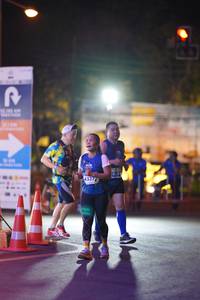 BIB: 4327
                            <button type="button" onclick="openModal(13785346)" class="btn btn-primary btn-sm float-right btn-popup" data-toggle="modal" data-target=".modal-high-quality">
                        <i class="fas fa-shopping-cart"></i> Add to Cart
                    </button>
                                            <button type="button" onclick="isThisMe(13785346, true)" class="btn btn-success btn-sm float-right btn-popup btn-isme hidden" data-toggle="tooltip" data-placement="bottom" title="นี่คือรูปของคุณใช่ไหม คลิกที่นี่เพื่อเอาเข้าอัลบั้ม">
                        <i class="fas fa-plus"></i> Add to album
                    </button>
                    <button type="button" onclick="isThisMe(13785346, false)" class="btn btn-warning btn-sm float-right btn-popup btn-isnotme hidden">
                        <i class="fas fa-ban"></i> Remove from album
                    </button>