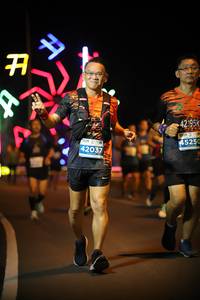 BIB: 4295, 42037, 45250
                            <button type="button" onclick="openModal(15180027)" class="btn btn-primary btn-sm float-right btn-popup" data-toggle="modal" data-target=".modal-high-quality">
                        <i class="fas fa-shopping-cart"></i> Add to Cart
                    </button>
                                            <button type="button" onclick="isThisMe(15180027, true)" class="btn btn-success btn-sm float-right btn-popup btn-isme hidden" data-toggle="tooltip" data-placement="bottom" title="นี่คือรูปของคุณใช่ไหม คลิกที่นี่เพื่อเอาเข้าอัลบั้ม">
                        <i class="fas fa-plus"></i> Add to album
                    </button>
                    <button type="button" onclick="isThisMe(15180027, false)" class="btn btn-warning btn-sm float-right btn-popup btn-isnotme hidden">
                        <i class="fas fa-ban"></i> Remove from album
                    </button>