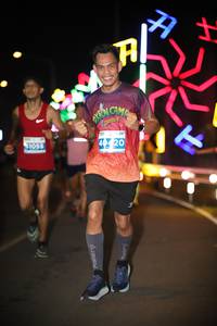 BIB: 40420
                            <button type="button" onclick="openModal(14875562)" class="btn btn-primary btn-sm float-right btn-popup" data-toggle="modal" data-target=".modal-high-quality">
                        <i class="fas fa-shopping-cart"></i> Add to Cart
                    </button>
                                            <button type="button" onclick="isThisMe(14875562, true)" class="btn btn-success btn-sm float-right btn-popup btn-isme hidden" data-toggle="tooltip" data-placement="bottom" title="นี่คือรูปของคุณใช่ไหม คลิกที่นี่เพื่อเอาเข้าอัลบั้ม">
                        <i class="fas fa-plus"></i> Add to album
                    </button>
                    <button type="button" onclick="isThisMe(14875562, false)" class="btn btn-warning btn-sm float-right btn-popup btn-isnotme hidden">
                        <i class="fas fa-ban"></i> Remove from album
                    </button>