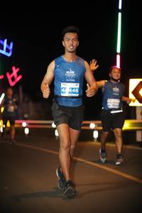 BIB: 446, 0192
                            <button type="button" onclick="openModal(15017439)" class="btn btn-primary btn-sm float-right btn-popup" data-toggle="modal" data-target=".modal-high-quality">
                        <i class="fas fa-shopping-cart"></i> Add to Cart
                    </button>
                                            <button type="button" onclick="isThisMe(15017439, true)" class="btn btn-success btn-sm float-right btn-popup btn-isme hidden" data-toggle="tooltip" data-placement="bottom" title="นี่คือรูปของคุณใช่ไหม คลิกที่นี่เพื่อเอาเข้าอัลบั้ม">
                        <i class="fas fa-plus"></i> Add to album
                    </button>
                    <button type="button" onclick="isThisMe(15017439, false)" class="btn btn-warning btn-sm float-right btn-popup btn-isnotme hidden">
                        <i class="fas fa-ban"></i> Remove from album
                    </button>