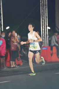 BIB: 42233
                            <button type="button" onclick="openModal(14269209)" class="btn btn-primary btn-sm float-right btn-popup" data-toggle="modal" data-target=".modal-high-quality">
                        <i class="fas fa-shopping-cart"></i> Add to Cart
                    </button>
                                            <button type="button" onclick="isThisMe(14269209, true)" class="btn btn-success btn-sm float-right btn-popup btn-isme hidden" data-toggle="tooltip" data-placement="bottom" title="นี่คือรูปของคุณใช่ไหม คลิกที่นี่เพื่อเอาเข้าอัลบั้ม">
                        <i class="fas fa-plus"></i> Add to album
                    </button>
                    <button type="button" onclick="isThisMe(14269209, false)" class="btn btn-warning btn-sm float-right btn-popup btn-isnotme hidden">
                        <i class="fas fa-ban"></i> Remove from album
                    </button>