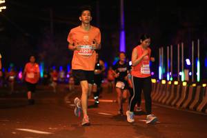 BIB: 21207, 29801
                            <button type="button" onclick="openModal(15369745)" class="btn btn-primary btn-sm float-right btn-popup" data-toggle="modal" data-target=".modal-high-quality">
                        <i class="fas fa-shopping-cart"></i> Add to Cart
                    </button>
                                            <button type="button" onclick="isThisMe(15369745, true)" class="btn btn-success btn-sm float-right btn-popup btn-isme hidden" data-toggle="tooltip" data-placement="bottom" title="นี่คือรูปของคุณใช่ไหม คลิกที่นี่เพื่อเอาเข้าอัลบั้ม">
                        <i class="fas fa-plus"></i> Add to album
                    </button>
                    <button type="button" onclick="isThisMe(15369745, false)" class="btn btn-warning btn-sm float-right btn-popup btn-isnotme hidden">
                        <i class="fas fa-ban"></i> Remove from album
                    </button>