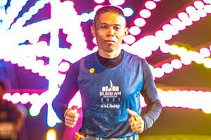 BIB: 021
                            <button type="button" onclick="openModal(15870635)" class="btn btn-primary btn-sm float-right btn-popup" data-toggle="modal" data-target=".modal-high-quality">
                        <i class="fas fa-shopping-cart"></i> Add to Cart
                    </button>
                                            <button type="button" onclick="isThisMe(15870635, true)" class="btn btn-success btn-sm float-right btn-popup btn-isme hidden" data-toggle="tooltip" data-placement="bottom" title="นี่คือรูปของคุณใช่ไหม คลิกที่นี่เพื่อเอาเข้าอัลบั้ม">
                        <i class="fas fa-plus"></i> Add to album
                    </button>
                    <button type="button" onclick="isThisMe(15870635, false)" class="btn btn-warning btn-sm float-right btn-popup btn-isnotme hidden">
                        <i class="fas fa-ban"></i> Remove from album
                    </button>