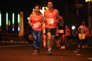 BIB: 27100, 12940
                            <button type="button" onclick="openModal(15367875)" class="btn btn-primary btn-sm float-right btn-popup" data-toggle="modal" data-target=".modal-high-quality">
                        <i class="fas fa-shopping-cart"></i> Add to Cart
                    </button>
                                            <button type="button" onclick="isThisMe(15367875, true)" class="btn btn-success btn-sm float-right btn-popup btn-isme hidden" data-toggle="tooltip" data-placement="bottom" title="นี่คือรูปของคุณใช่ไหม คลิกที่นี่เพื่อเอาเข้าอัลบั้ม">
                        <i class="fas fa-plus"></i> Add to album
                    </button>
                    <button type="button" onclick="isThisMe(15367875, false)" class="btn btn-warning btn-sm float-right btn-popup btn-isnotme hidden">
                        <i class="fas fa-ban"></i> Remove from album
                    </button>