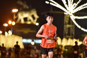 BIB: 21057, 
                            <button type="button" onclick="openModal(14129846)" class="btn btn-primary btn-sm float-right btn-popup" data-toggle="modal" data-target=".modal-high-quality">
                        <i class="fas fa-shopping-cart"></i> Add to Cart
                    </button>
                                            <button type="button" onclick="isThisMe(14129846, true)" class="btn btn-success btn-sm float-right btn-popup btn-isme hidden" data-toggle="tooltip" data-placement="bottom" title="นี่คือรูปของคุณใช่ไหม คลิกที่นี่เพื่อเอาเข้าอัลบั้ม">
                        <i class="fas fa-plus"></i> Add to album
                    </button>
                    <button type="button" onclick="isThisMe(14129846, false)" class="btn btn-warning btn-sm float-right btn-popup btn-isnotme hidden">
                        <i class="fas fa-ban"></i> Remove from album
                    </button>