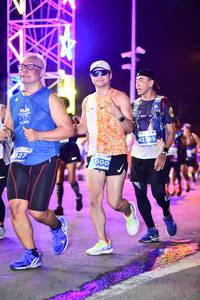 BIB: 423, 500
                            <button type="button" onclick="openModal(15809001)" class="btn btn-primary btn-sm float-right btn-popup" data-toggle="modal" data-target=".modal-high-quality">
                        <i class="fas fa-shopping-cart"></i> Add to Cart
                    </button>
                                            <button type="button" onclick="isThisMe(15809001, true)" class="btn btn-success btn-sm float-right btn-popup btn-isme hidden" data-toggle="tooltip" data-placement="bottom" title="นี่คือรูปของคุณใช่ไหม คลิกที่นี่เพื่อเอาเข้าอัลบั้ม">
                        <i class="fas fa-plus"></i> Add to album
                    </button>
                    <button type="button" onclick="isThisMe(15809001, false)" class="btn btn-warning btn-sm float-right btn-popup btn-isnotme hidden">
                        <i class="fas fa-ban"></i> Remove from album
                    </button>