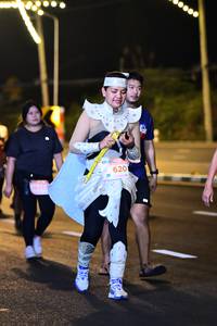 BIB: 41200
                            <button type="button" onclick="openModal(13774102)" class="btn btn-primary btn-sm float-right btn-popup" data-toggle="modal" data-target=".modal-high-quality">
                        <i class="fas fa-shopping-cart"></i> Add to Cart
                    </button>
                                            <button type="button" onclick="isThisMe(13774102, true)" class="btn btn-success btn-sm float-right btn-popup btn-isme hidden" data-toggle="tooltip" data-placement="bottom" title="นี่คือรูปของคุณใช่ไหม คลิกที่นี่เพื่อเอาเข้าอัลบั้ม">
                        <i class="fas fa-plus"></i> Add to album
                    </button>
                    <button type="button" onclick="isThisMe(13774102, false)" class="btn btn-warning btn-sm float-right btn-popup btn-isnotme hidden">
                        <i class="fas fa-ban"></i> Remove from album
                    </button>