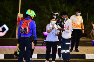 BIB: 41228, 235
                            <button type="button" onclick="openModal(13780263)" class="btn btn-primary btn-sm float-right btn-popup" data-toggle="modal" data-target=".modal-high-quality">
                        <i class="fas fa-shopping-cart"></i> Add to Cart
                    </button>
                                            <button type="button" onclick="isThisMe(13780263, true)" class="btn btn-success btn-sm float-right btn-popup btn-isme hidden" data-toggle="tooltip" data-placement="bottom" title="นี่คือรูปของคุณใช่ไหม คลิกที่นี่เพื่อเอาเข้าอัลบั้ม">
                        <i class="fas fa-plus"></i> Add to album
                    </button>
                    <button type="button" onclick="isThisMe(13780263, false)" class="btn btn-warning btn-sm float-right btn-popup btn-isnotme hidden">
                        <i class="fas fa-ban"></i> Remove from album
                    </button>