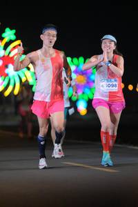 BIB: 1098
                            <button type="button" onclick="openModal(13881265)" class="btn btn-primary btn-sm float-right btn-popup" data-toggle="modal" data-target=".modal-high-quality">
                        <i class="fas fa-shopping-cart"></i> Add to Cart
                    </button>
                                            <button type="button" onclick="isThisMe(13881265, true)" class="btn btn-success btn-sm float-right btn-popup btn-isme hidden" data-toggle="tooltip" data-placement="bottom" title="นี่คือรูปของคุณใช่ไหม คลิกที่นี่เพื่อเอาเข้าอัลบั้ม">
                        <i class="fas fa-plus"></i> Add to album
                    </button>
                    <button type="button" onclick="isThisMe(13881265, false)" class="btn btn-warning btn-sm float-right btn-popup btn-isnotme hidden">
                        <i class="fas fa-ban"></i> Remove from album
                    </button>