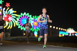 BIB: 1022
                            <button type="button" onclick="openModal(13804017)" class="btn btn-primary btn-sm float-right btn-popup" data-toggle="modal" data-target=".modal-high-quality">
                        <i class="fas fa-shopping-cart"></i> Add to Cart
                    </button>
                                            <button type="button" onclick="isThisMe(13804017, true)" class="btn btn-success btn-sm float-right btn-popup btn-isme hidden" data-toggle="tooltip" data-placement="bottom" title="นี่คือรูปของคุณใช่ไหม คลิกที่นี่เพื่อเอาเข้าอัลบั้ม">
                        <i class="fas fa-plus"></i> Add to album
                    </button>
                    <button type="button" onclick="isThisMe(13804017, false)" class="btn btn-warning btn-sm float-right btn-popup btn-isnotme hidden">
                        <i class="fas fa-ban"></i> Remove from album
                    </button>