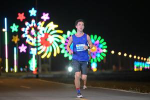 BIB: 9240
                            <button type="button" onclick="openModal(13805596)" class="btn btn-primary btn-sm float-right btn-popup" data-toggle="modal" data-target=".modal-high-quality">
                        <i class="fas fa-shopping-cart"></i> Add to Cart
                    </button>
                                            <button type="button" onclick="isThisMe(13805596, true)" class="btn btn-success btn-sm float-right btn-popup btn-isme hidden" data-toggle="tooltip" data-placement="bottom" title="นี่คือรูปของคุณใช่ไหม คลิกที่นี่เพื่อเอาเข้าอัลบั้ม">
                        <i class="fas fa-plus"></i> Add to album
                    </button>
                    <button type="button" onclick="isThisMe(13805596, false)" class="btn btn-warning btn-sm float-right btn-popup btn-isnotme hidden">
                        <i class="fas fa-ban"></i> Remove from album
                    </button>