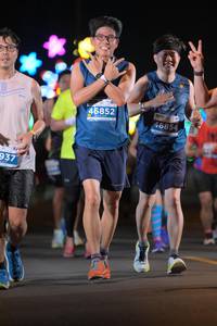 BIB: 46852, 46854, 937
                            <button type="button" onclick="openModal(13967690)" class="btn btn-primary btn-sm float-right btn-popup" data-toggle="modal" data-target=".modal-high-quality">
                        <i class="fas fa-shopping-cart"></i> Add to Cart
                    </button>
                                            <button type="button" onclick="isThisMe(13967690, true)" class="btn btn-success btn-sm float-right btn-popup btn-isme hidden" data-toggle="tooltip" data-placement="bottom" title="นี่คือรูปของคุณใช่ไหม คลิกที่นี่เพื่อเอาเข้าอัลบั้ม">
                        <i class="fas fa-plus"></i> Add to album
                    </button>
                    <button type="button" onclick="isThisMe(13967690, false)" class="btn btn-warning btn-sm float-right btn-popup btn-isnotme hidden">
                        <i class="fas fa-ban"></i> Remove from album
                    </button>