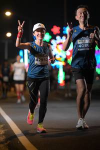 BIB: 40867, 42950
                            <button type="button" onclick="openModal(13899729)" class="btn btn-primary btn-sm float-right btn-popup" data-toggle="modal" data-target=".modal-high-quality">
                        <i class="fas fa-shopping-cart"></i> Add to Cart
                    </button>
                                            <button type="button" onclick="isThisMe(13899729, true)" class="btn btn-success btn-sm float-right btn-popup btn-isme hidden" data-toggle="tooltip" data-placement="bottom" title="นี่คือรูปของคุณใช่ไหม คลิกที่นี่เพื่อเอาเข้าอัลบั้ม">
                        <i class="fas fa-plus"></i> Add to album
                    </button>
                    <button type="button" onclick="isThisMe(13899729, false)" class="btn btn-warning btn-sm float-right btn-popup btn-isnotme hidden">
                        <i class="fas fa-ban"></i> Remove from album
                    </button>