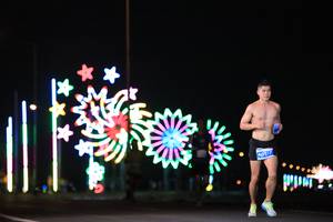 BIB: 40517
                            <button type="button" onclick="openModal(14615109)" class="btn btn-primary btn-sm float-right btn-popup" data-toggle="modal" data-target=".modal-high-quality">
                        <i class="fas fa-shopping-cart"></i> Add to Cart
                    </button>
                                            <button type="button" onclick="isThisMe(14615109, true)" class="btn btn-success btn-sm float-right btn-popup btn-isme hidden" data-toggle="tooltip" data-placement="bottom" title="นี่คือรูปของคุณใช่ไหม คลิกที่นี่เพื่อเอาเข้าอัลบั้ม">
                        <i class="fas fa-plus"></i> Add to album
                    </button>
                    <button type="button" onclick="isThisMe(14615109, false)" class="btn btn-warning btn-sm float-right btn-popup btn-isnotme hidden">
                        <i class="fas fa-ban"></i> Remove from album
                    </button>