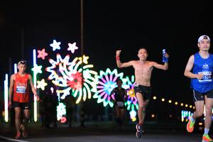 BIB: 5539, 46613
                            <button type="button" onclick="openModal(14624340)" class="btn btn-primary btn-sm float-right btn-popup" data-toggle="modal" data-target=".modal-high-quality">
                        <i class="fas fa-shopping-cart"></i> Add to Cart
                    </button>
                                            <button type="button" onclick="isThisMe(14624340, true)" class="btn btn-success btn-sm float-right btn-popup btn-isme hidden" data-toggle="tooltip" data-placement="bottom" title="นี่คือรูปของคุณใช่ไหม คลิกที่นี่เพื่อเอาเข้าอัลบั้ม">
                        <i class="fas fa-plus"></i> Add to album
                    </button>
                    <button type="button" onclick="isThisMe(14624340, false)" class="btn btn-warning btn-sm float-right btn-popup btn-isnotme hidden">
                        <i class="fas fa-ban"></i> Remove from album
                    </button>