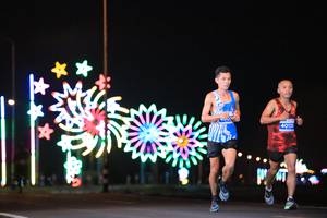 BIB: 40135
                            <button type="button" onclick="openModal(14585094)" class="btn btn-primary btn-sm float-right btn-popup" data-toggle="modal" data-target=".modal-high-quality">
                        <i class="fas fa-shopping-cart"></i> Add to Cart
                    </button>
                                            <button type="button" onclick="isThisMe(14585094, true)" class="btn btn-success btn-sm float-right btn-popup btn-isme hidden" data-toggle="tooltip" data-placement="bottom" title="นี่คือรูปของคุณใช่ไหม คลิกที่นี่เพื่อเอาเข้าอัลบั้ม">
                        <i class="fas fa-plus"></i> Add to album
                    </button>
                    <button type="button" onclick="isThisMe(14585094, false)" class="btn btn-warning btn-sm float-right btn-popup btn-isnotme hidden">
                        <i class="fas fa-ban"></i> Remove from album
                    </button>