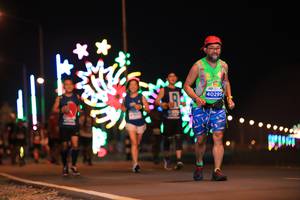 BIB: 40295
                            <button type="button" onclick="openModal(14657752)" class="btn btn-primary btn-sm float-right btn-popup" data-toggle="modal" data-target=".modal-high-quality">
                        <i class="fas fa-shopping-cart"></i> Add to Cart
                    </button>
                                            <button type="button" onclick="isThisMe(14657752, true)" class="btn btn-success btn-sm float-right btn-popup btn-isme hidden" data-toggle="tooltip" data-placement="bottom" title="นี่คือรูปของคุณใช่ไหม คลิกที่นี่เพื่อเอาเข้าอัลบั้ม">
                        <i class="fas fa-plus"></i> Add to album
                    </button>
                    <button type="button" onclick="isThisMe(14657752, false)" class="btn btn-warning btn-sm float-right btn-popup btn-isnotme hidden">
                        <i class="fas fa-ban"></i> Remove from album
                    </button>