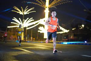 BIB: 27035
                            <button type="button" onclick="openModal(14289672)" class="btn btn-primary btn-sm float-right btn-popup" data-toggle="modal" data-target=".modal-high-quality">
                        <i class="fas fa-shopping-cart"></i> Add to Cart
                    </button>
                                            <button type="button" onclick="isThisMe(14289672, true)" class="btn btn-success btn-sm float-right btn-popup btn-isme hidden" data-toggle="tooltip" data-placement="bottom" title="นี่คือรูปของคุณใช่ไหม คลิกที่นี่เพื่อเอาเข้าอัลบั้ม">
                        <i class="fas fa-plus"></i> Add to album
                    </button>
                    <button type="button" onclick="isThisMe(14289672, false)" class="btn btn-warning btn-sm float-right btn-popup btn-isnotme hidden">
                        <i class="fas fa-ban"></i> Remove from album
                    </button>