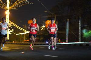 BIB: 25715
                            <button type="button" onclick="openModal(14284207)" class="btn btn-primary btn-sm float-right btn-popup" data-toggle="modal" data-target=".modal-high-quality">
                        <i class="fas fa-shopping-cart"></i> Add to Cart
                    </button>
                                            <button type="button" onclick="isThisMe(14284207, true)" class="btn btn-success btn-sm float-right btn-popup btn-isme hidden" data-toggle="tooltip" data-placement="bottom" title="นี่คือรูปของคุณใช่ไหม คลิกที่นี่เพื่อเอาเข้าอัลบั้ม">
                        <i class="fas fa-plus"></i> Add to album
                    </button>
                    <button type="button" onclick="isThisMe(14284207, false)" class="btn btn-warning btn-sm float-right btn-popup btn-isnotme hidden">
                        <i class="fas fa-ban"></i> Remove from album
                    </button>