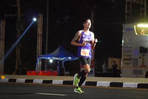 BIB: 207
                            <button type="button" onclick="openModal(14267619)" class="btn btn-primary btn-sm float-right btn-popup" data-toggle="modal" data-target=".modal-high-quality">
                        <i class="fas fa-shopping-cart"></i> Add to Cart
                    </button>
                                            <button type="button" onclick="isThisMe(14267619, true)" class="btn btn-success btn-sm float-right btn-popup btn-isme hidden" data-toggle="tooltip" data-placement="bottom" title="นี่คือรูปของคุณใช่ไหม คลิกที่นี่เพื่อเอาเข้าอัลบั้ม">
                        <i class="fas fa-plus"></i> Add to album
                    </button>
                    <button type="button" onclick="isThisMe(14267619, false)" class="btn btn-warning btn-sm float-right btn-popup btn-isnotme hidden">
                        <i class="fas fa-ban"></i> Remove from album
                    </button>