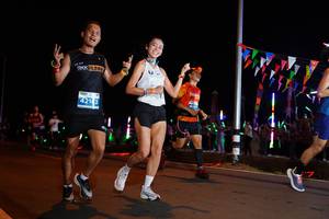 BIB: 400, 4213
                            <button type="button" onclick="openModal(14225520)" class="btn btn-primary btn-sm float-right btn-popup" data-toggle="modal" data-target=".modal-high-quality">
                        <i class="fas fa-shopping-cart"></i> Add to Cart
                    </button>
                                            <button type="button" onclick="isThisMe(14225520, true)" class="btn btn-success btn-sm float-right btn-popup btn-isme hidden" data-toggle="tooltip" data-placement="bottom" title="นี่คือรูปของคุณใช่ไหม คลิกที่นี่เพื่อเอาเข้าอัลบั้ม">
                        <i class="fas fa-plus"></i> Add to album
                    </button>
                    <button type="button" onclick="isThisMe(14225520, false)" class="btn btn-warning btn-sm float-right btn-popup btn-isnotme hidden">
                        <i class="fas fa-ban"></i> Remove from album
                    </button>