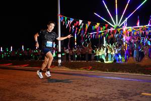 BIB: 4022
                            <button type="button" onclick="openModal(14193900)" class="btn btn-primary btn-sm float-right btn-popup" data-toggle="modal" data-target=".modal-high-quality">
                        <i class="fas fa-shopping-cart"></i> Add to Cart
                    </button>
                                            <button type="button" onclick="isThisMe(14193900, true)" class="btn btn-success btn-sm float-right btn-popup btn-isme hidden" data-toggle="tooltip" data-placement="bottom" title="นี่คือรูปของคุณใช่ไหม คลิกที่นี่เพื่อเอาเข้าอัลบั้ม">
                        <i class="fas fa-plus"></i> Add to album
                    </button>
                    <button type="button" onclick="isThisMe(14193900, false)" class="btn btn-warning btn-sm float-right btn-popup btn-isnotme hidden">
                        <i class="fas fa-ban"></i> Remove from album
                    </button>