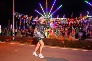 BIB: 406
                            <button type="button" onclick="openModal(15862954)" class="btn btn-primary btn-sm float-right btn-popup" data-toggle="modal" data-target=".modal-high-quality">
                        <i class="fas fa-shopping-cart"></i> Add to Cart
                    </button>
                                            <button type="button" onclick="isThisMe(15862954, true)" class="btn btn-success btn-sm float-right btn-popup btn-isme hidden" data-toggle="tooltip" data-placement="bottom" title="นี่คือรูปของคุณใช่ไหม คลิกที่นี่เพื่อเอาเข้าอัลบั้ม">
                        <i class="fas fa-plus"></i> Add to album
                    </button>
                    <button type="button" onclick="isThisMe(15862954, false)" class="btn btn-warning btn-sm float-right btn-popup btn-isnotme hidden">
                        <i class="fas fa-ban"></i> Remove from album
                    </button>