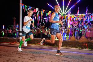 BIB: 4025
                            <button type="button" onclick="openModal(15866597)" class="btn btn-primary btn-sm float-right btn-popup" data-toggle="modal" data-target=".modal-high-quality">
                        <i class="fas fa-shopping-cart"></i> Add to Cart
                    </button>
                                            <button type="button" onclick="isThisMe(15866597, true)" class="btn btn-success btn-sm float-right btn-popup btn-isme hidden" data-toggle="tooltip" data-placement="bottom" title="นี่คือรูปของคุณใช่ไหม คลิกที่นี่เพื่อเอาเข้าอัลบั้ม">
                        <i class="fas fa-plus"></i> Add to album
                    </button>
                    <button type="button" onclick="isThisMe(15866597, false)" class="btn btn-warning btn-sm float-right btn-popup btn-isnotme hidden">
                        <i class="fas fa-ban"></i> Remove from album
                    </button>